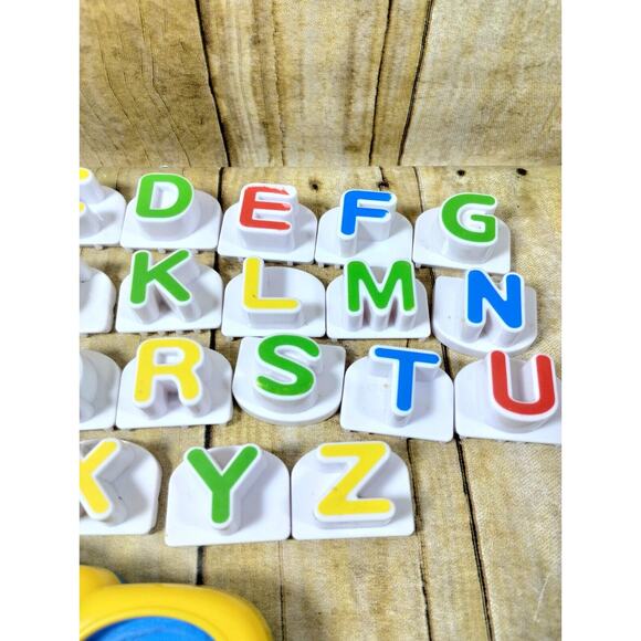 Leap Frog Fridge Phonics Bus Magnetic Letter Set 26 Letters Complete Alphabet - Picture 5 of 8